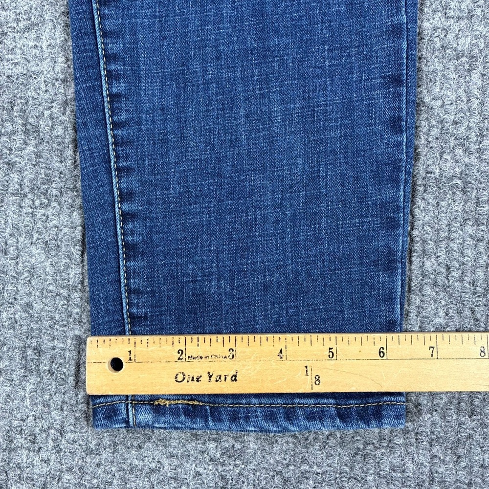 Levi's Womens Boyfriend Jeans Size 31 Medium Wash Denim Stretch Mid Rise - Picture 11 of 12